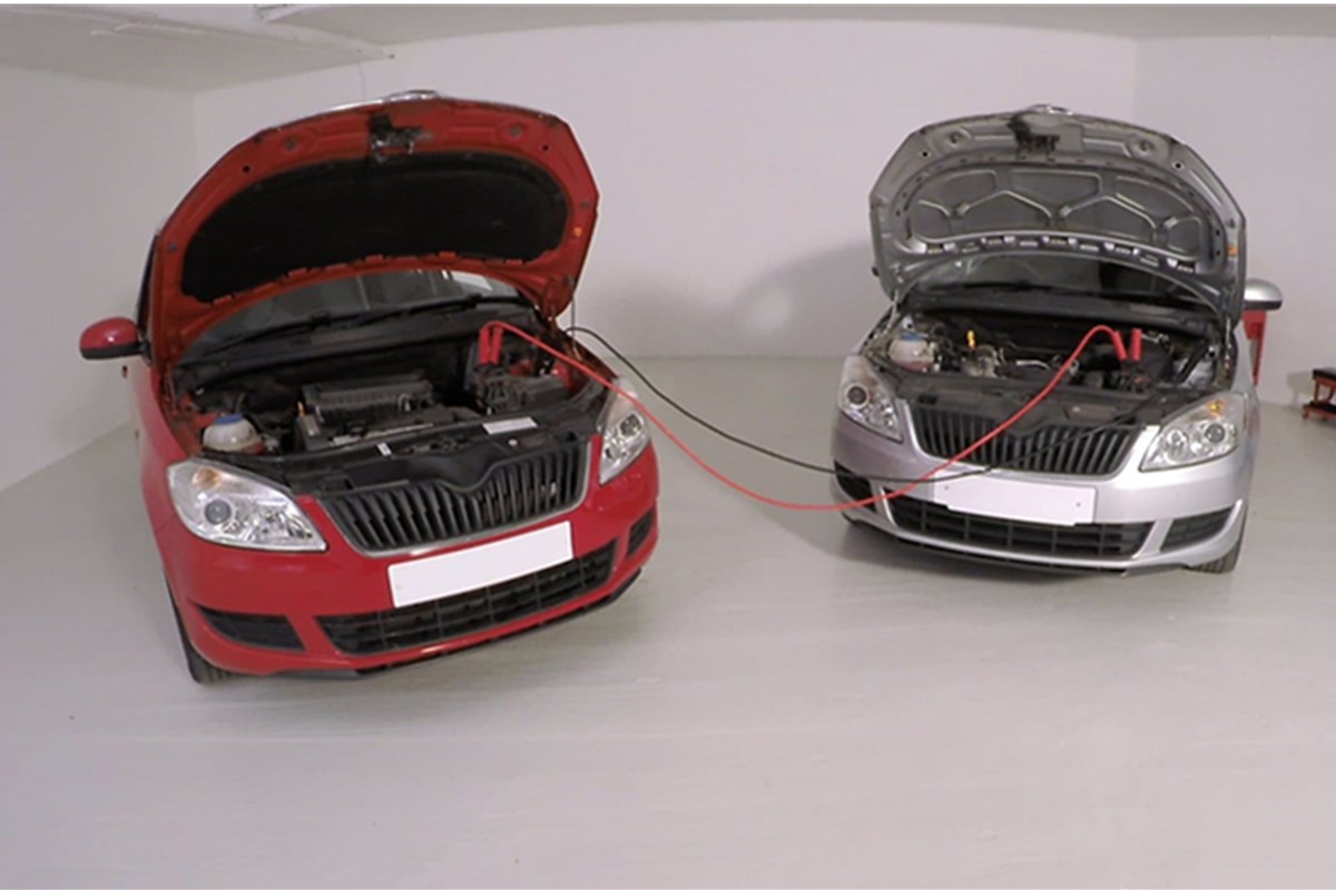 Car Battery Replacement- Benefits Of Hiring Professionals For Task.